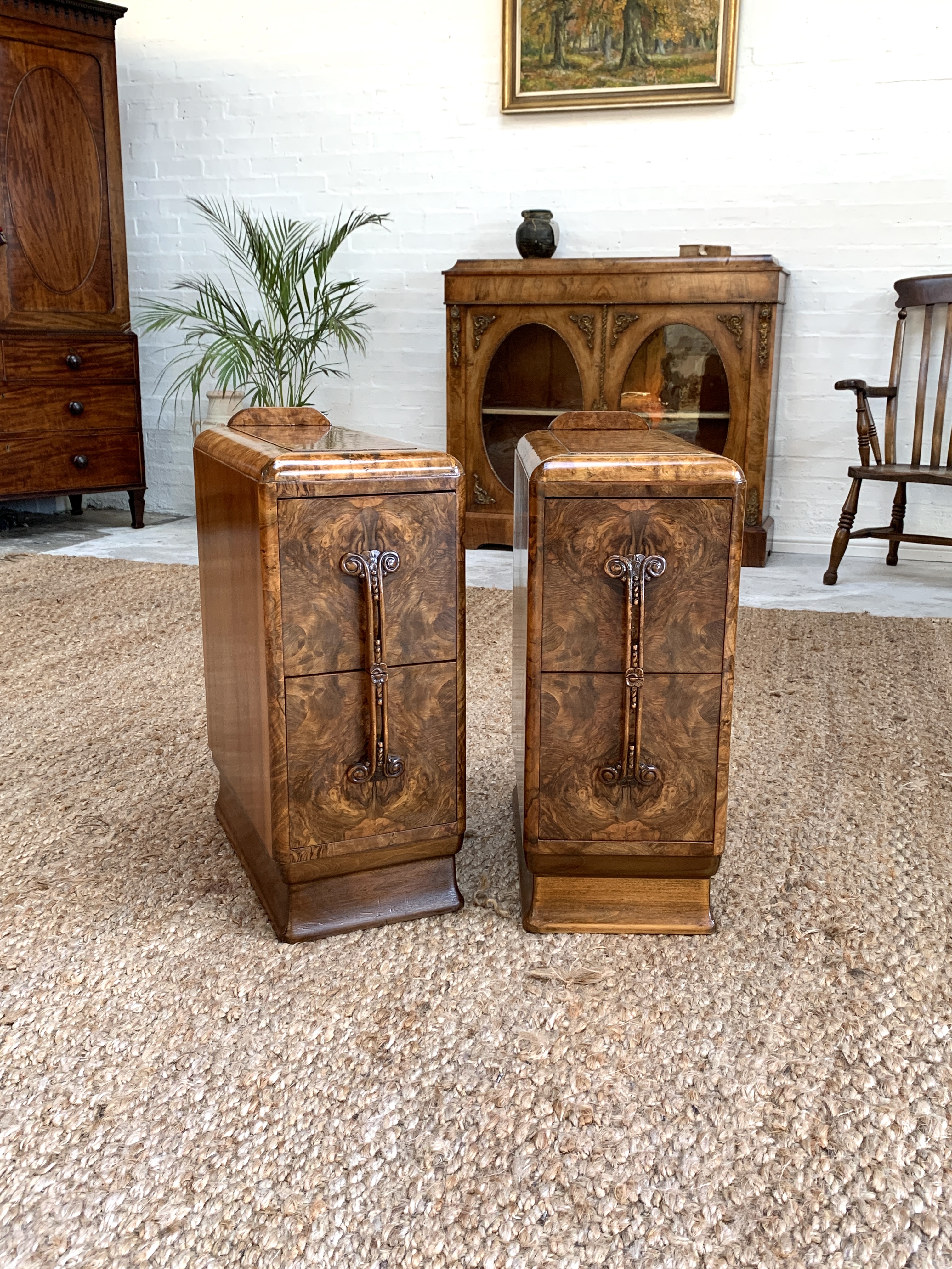 Quality Walnut Bedside Cabinet/Night Stand