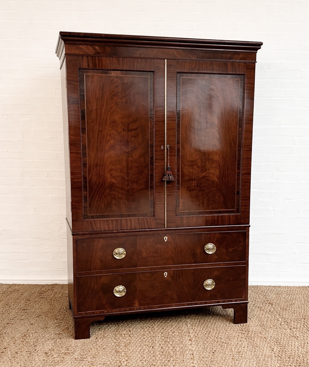 “Exceptional 19th Century Georgian Mahogany Linen Press – Rosewood Crossbanded”