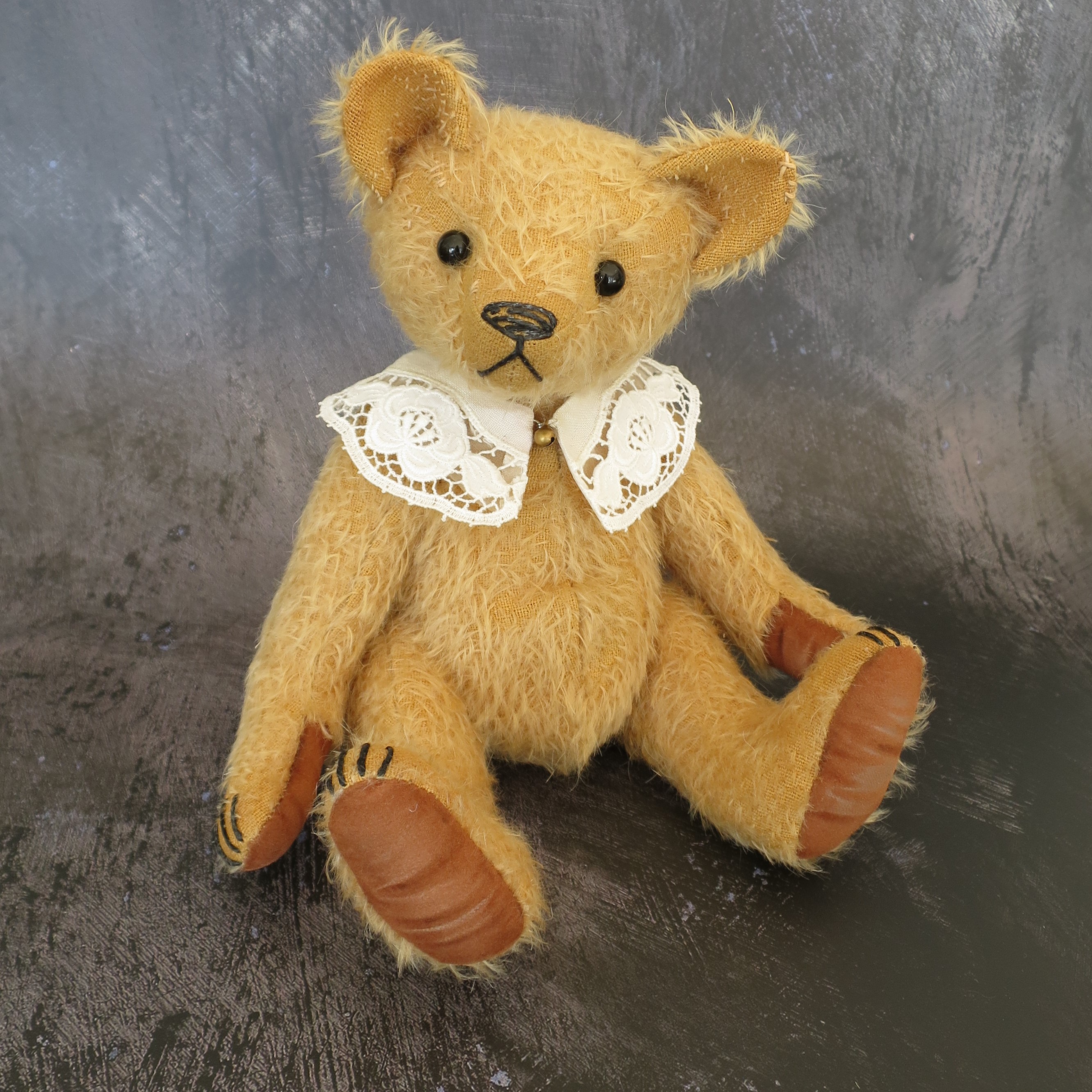 Wynn: a handmade mohair teddy bear