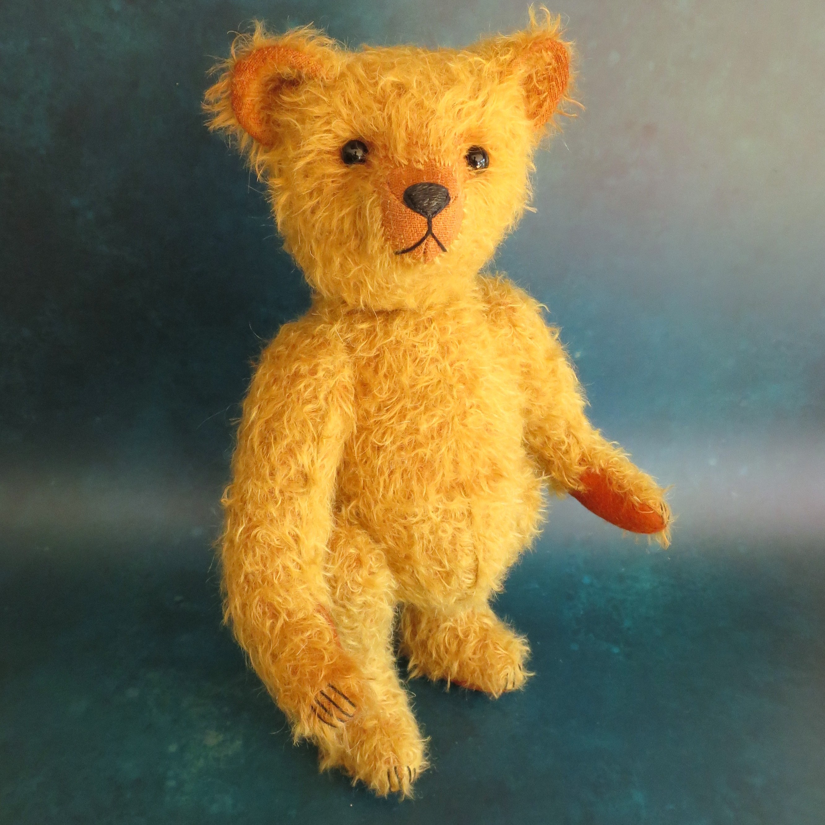 Artair: a handmade mohair teddy bear