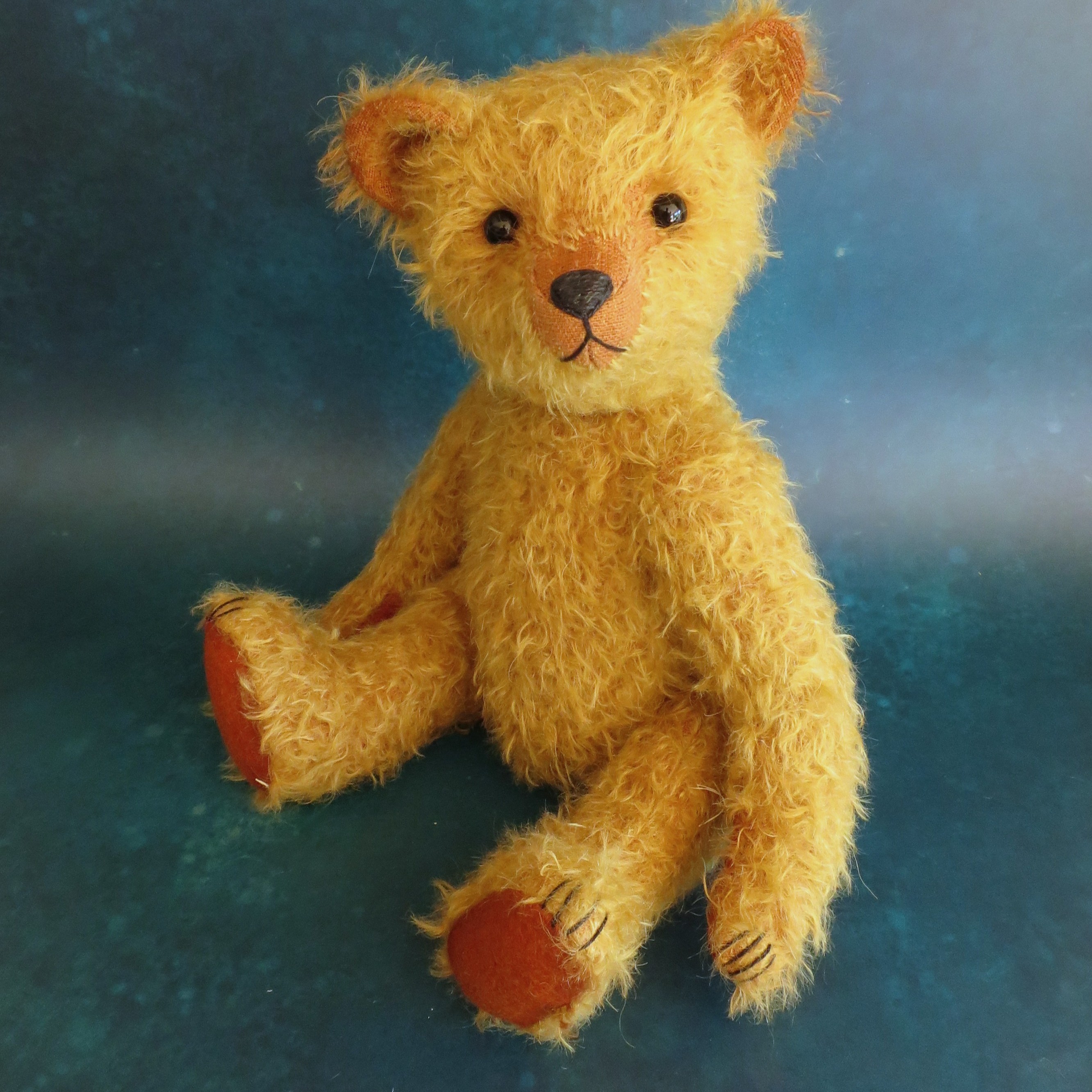 Artair: a handmade mohair teddy bear