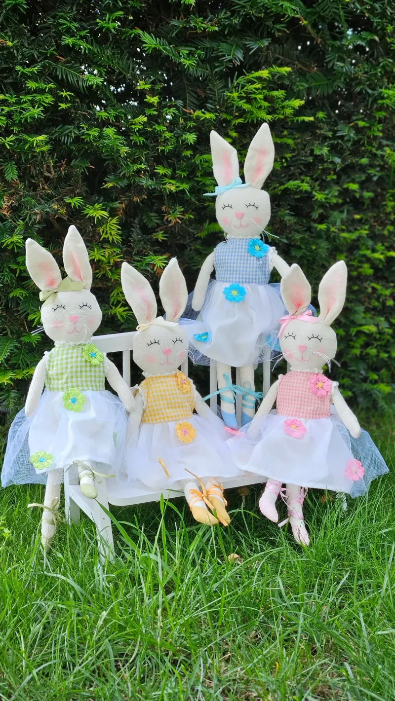 Lapin pastel assis ou à suspendre