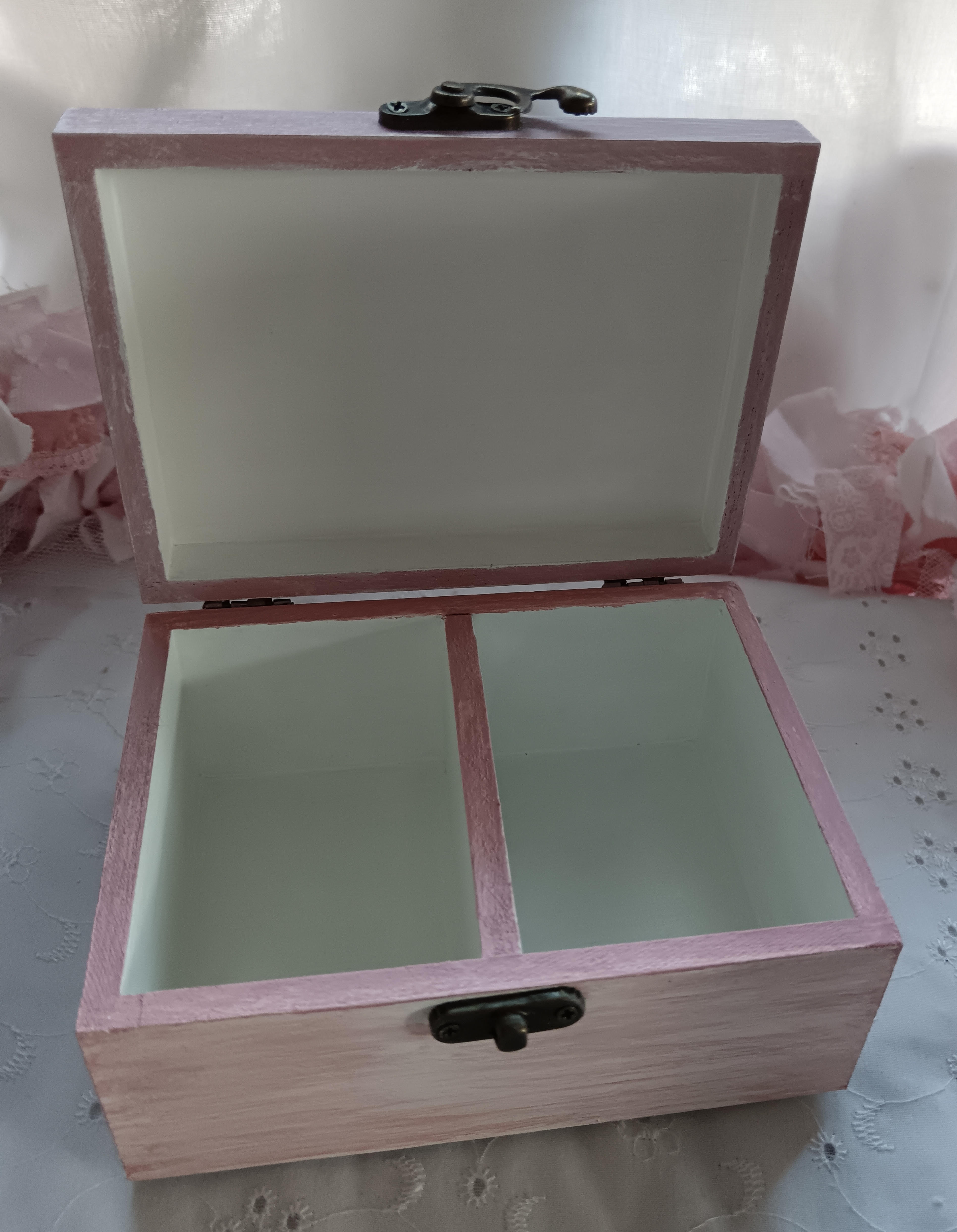 Joli coffret en bois décoré