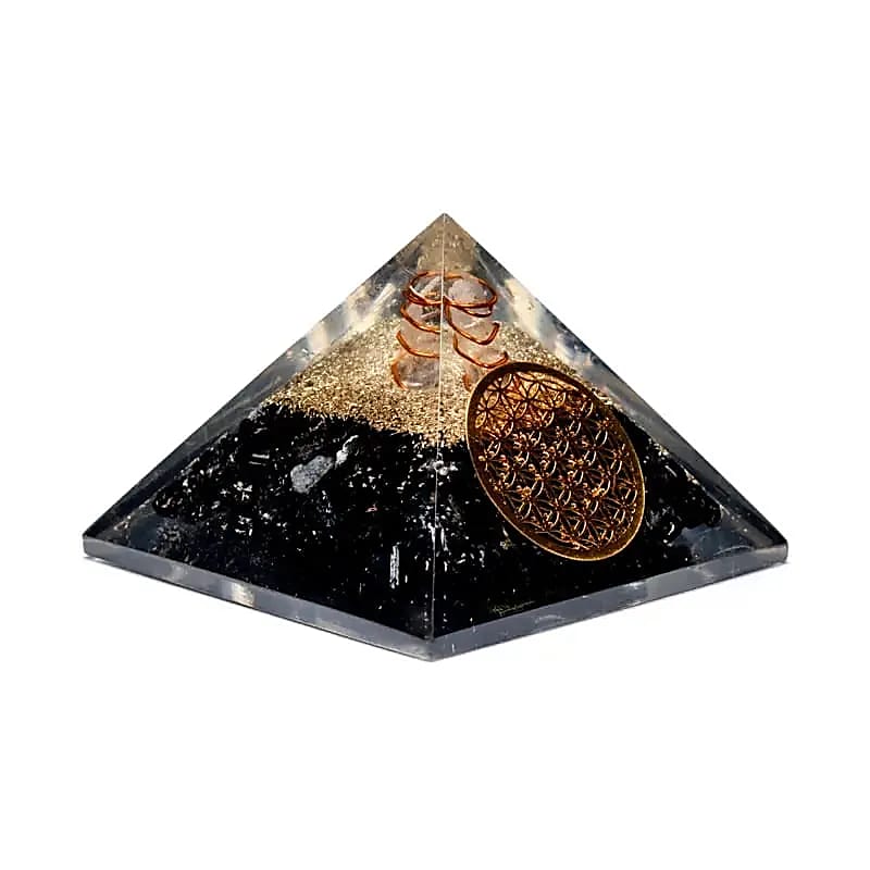 Pyramide orgonite en cristal à pointes de tourmaline noire avec fleur de vie