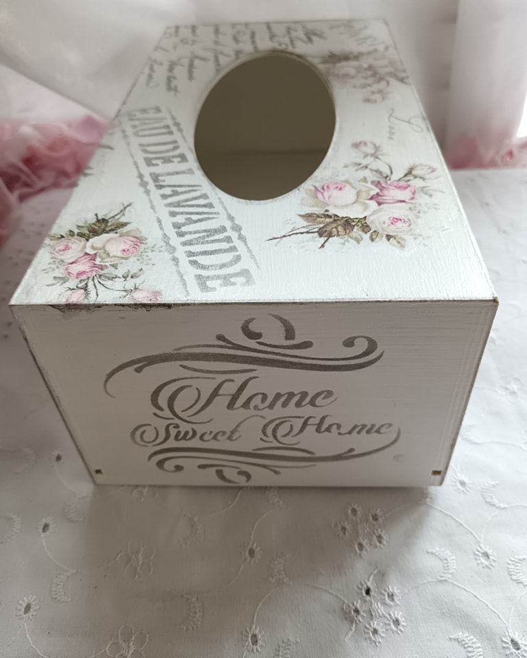 Boîte à mouchoirs