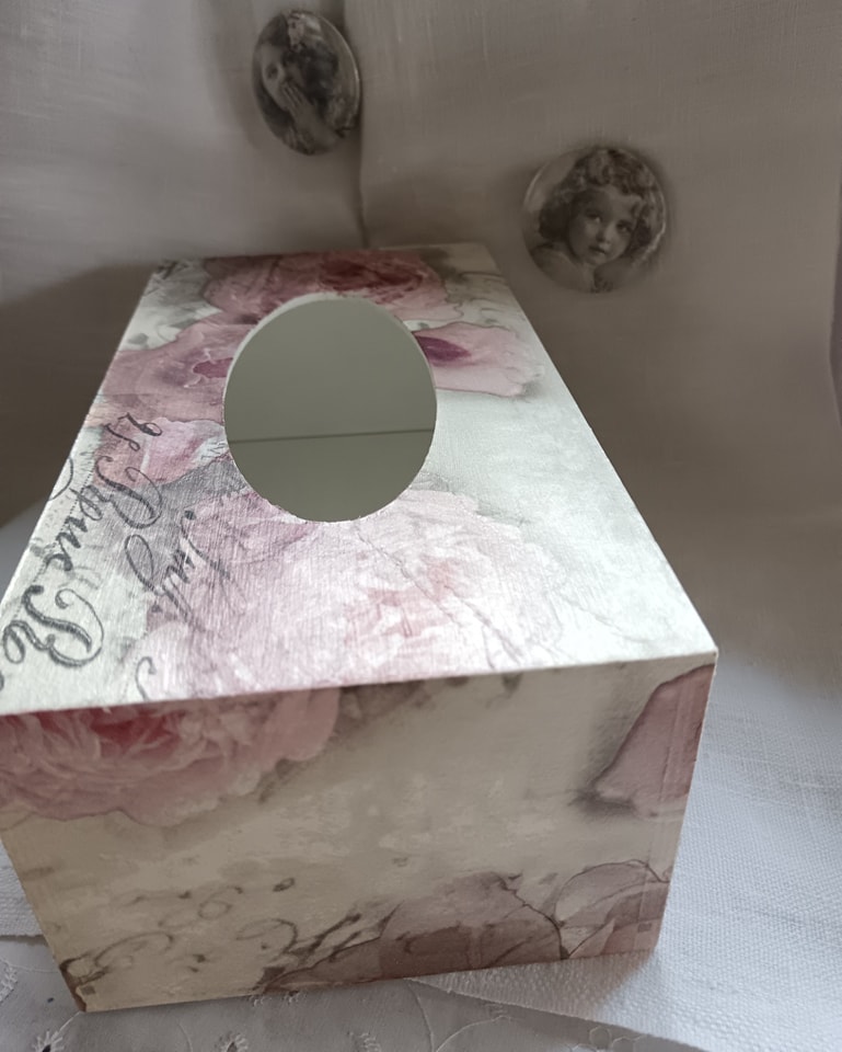 Boîte à mouchoirs shabby