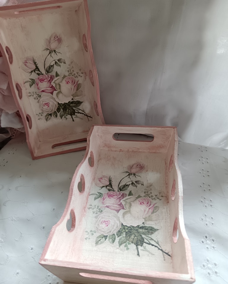 Plateau rectangulaire à petits coeurs