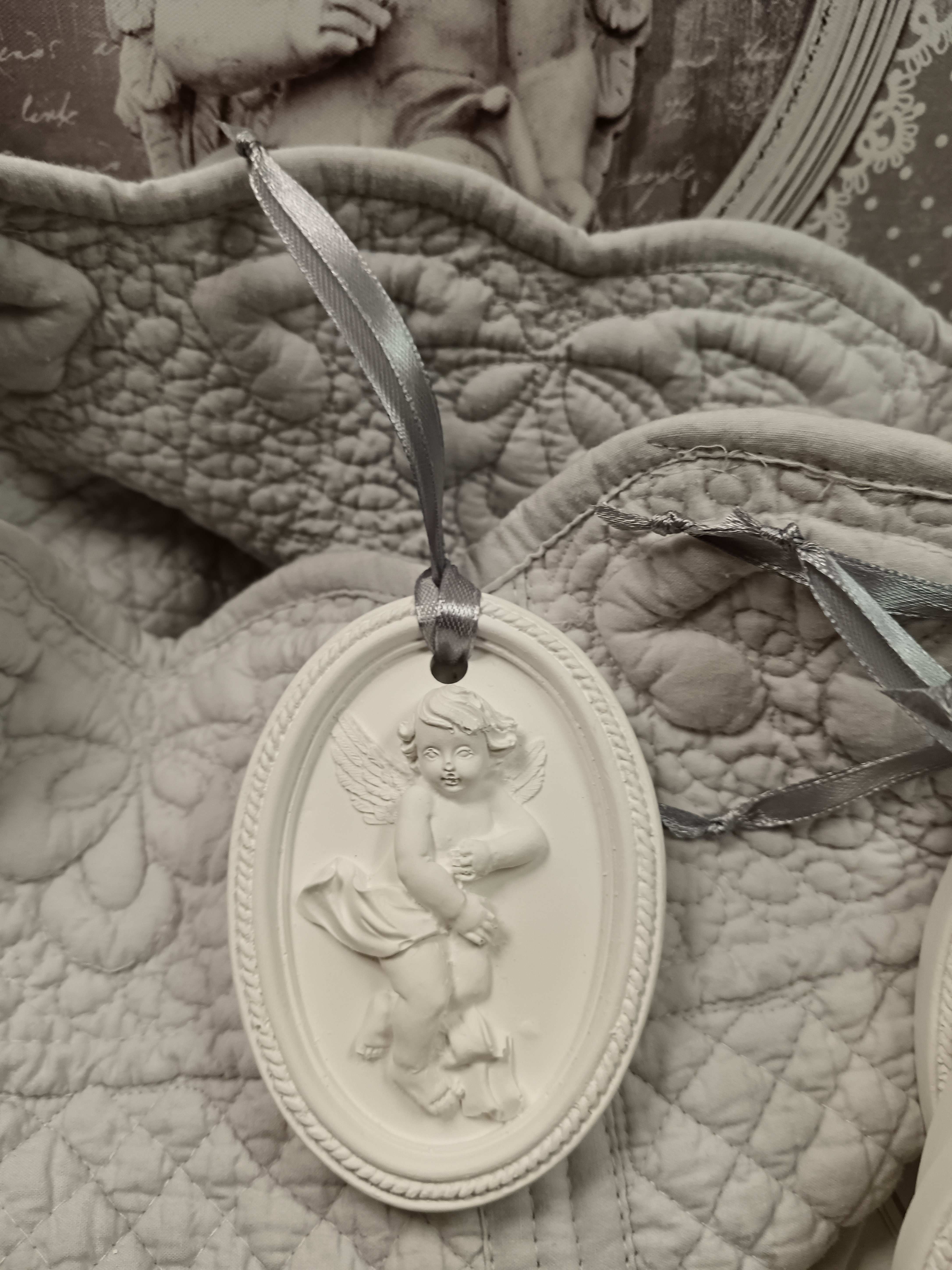 Médaillon ange a suspendre