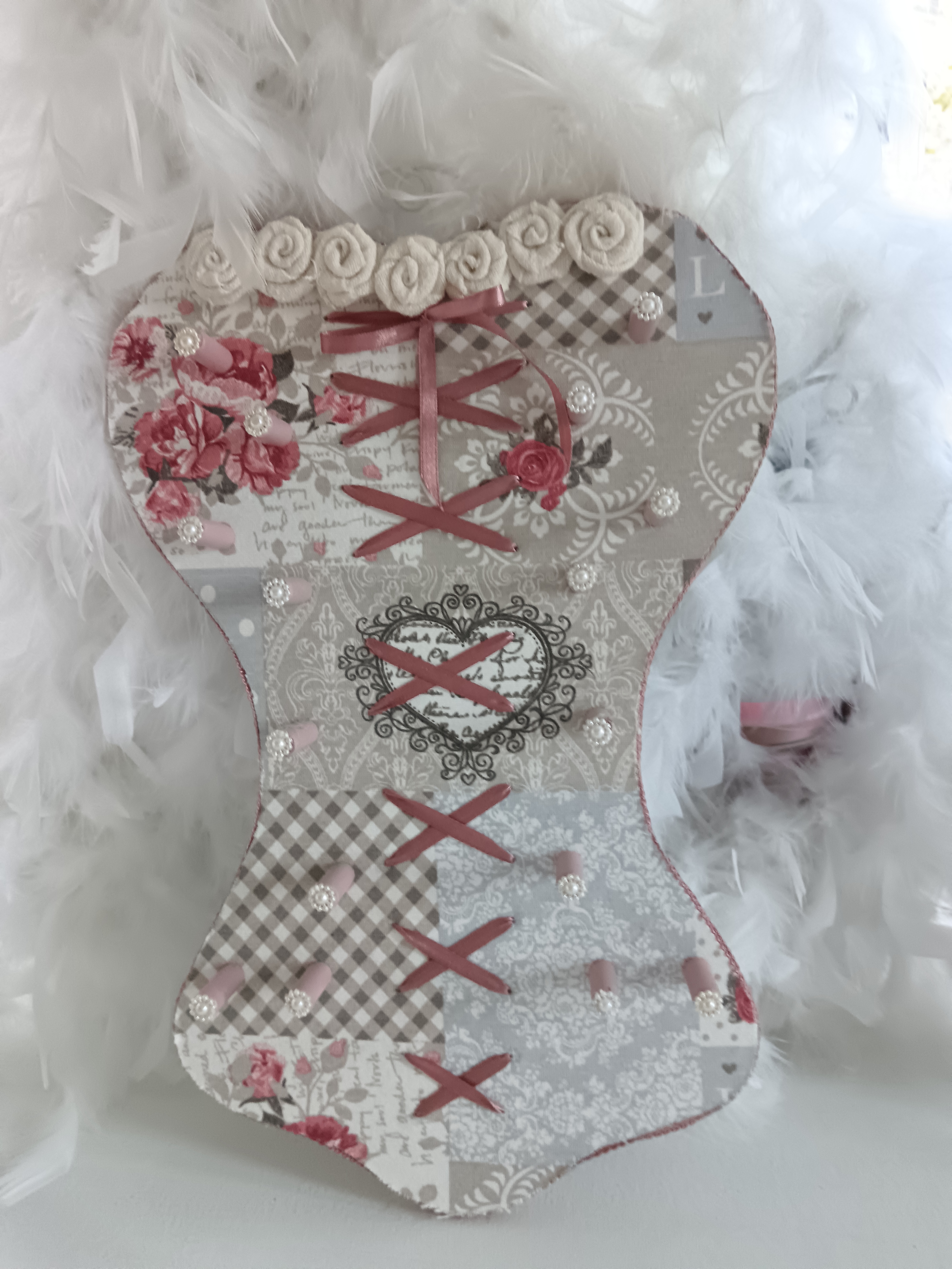 Corset porte-bijoux decoratif