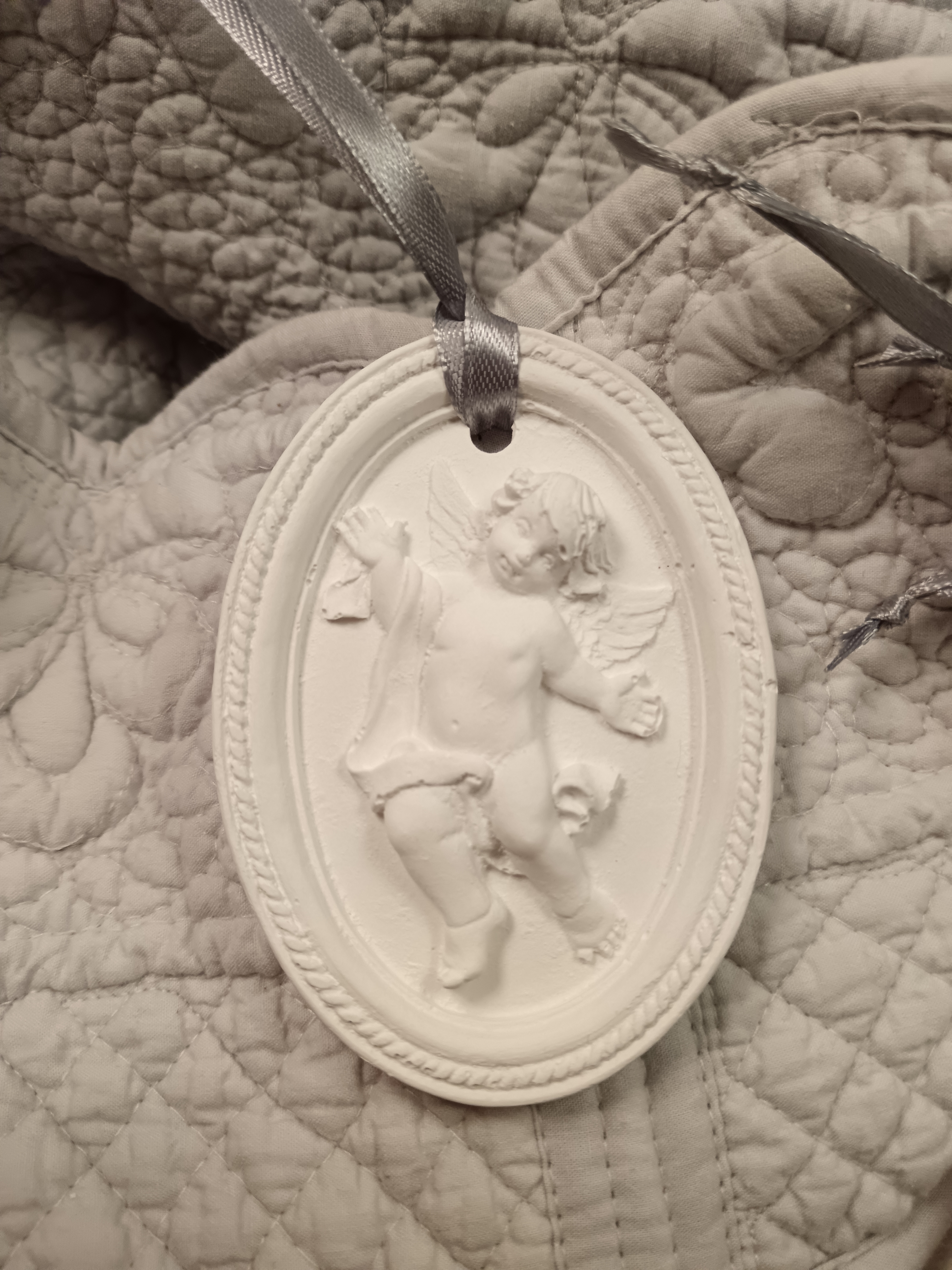 Médaillon ange a suspendre
