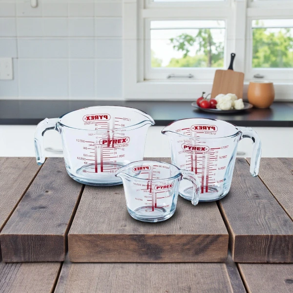 Pyrex 3 Pcs Jug Set