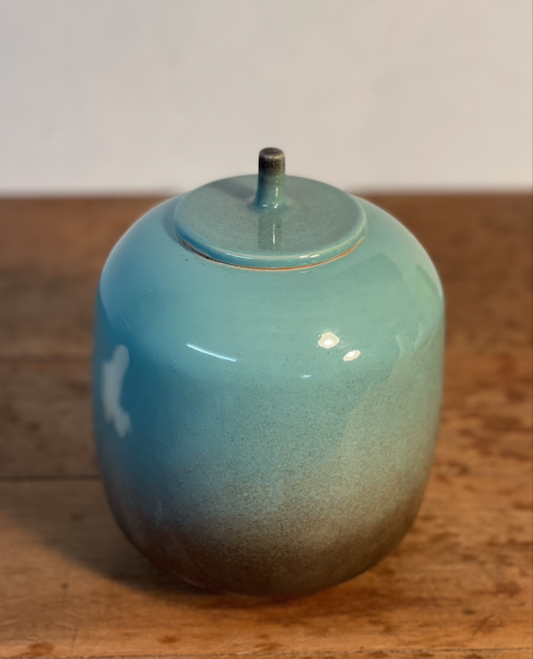 Pot avec couvercle