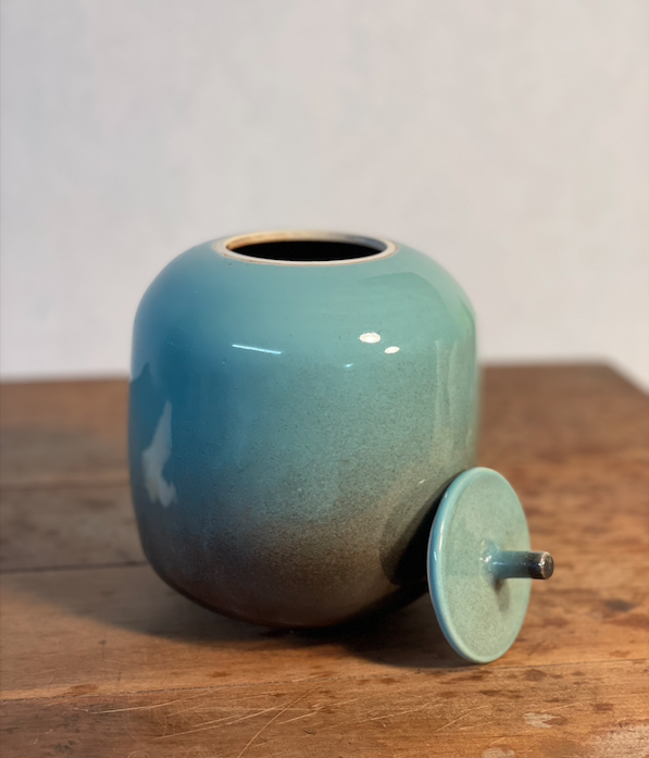 Pot avec couvercle