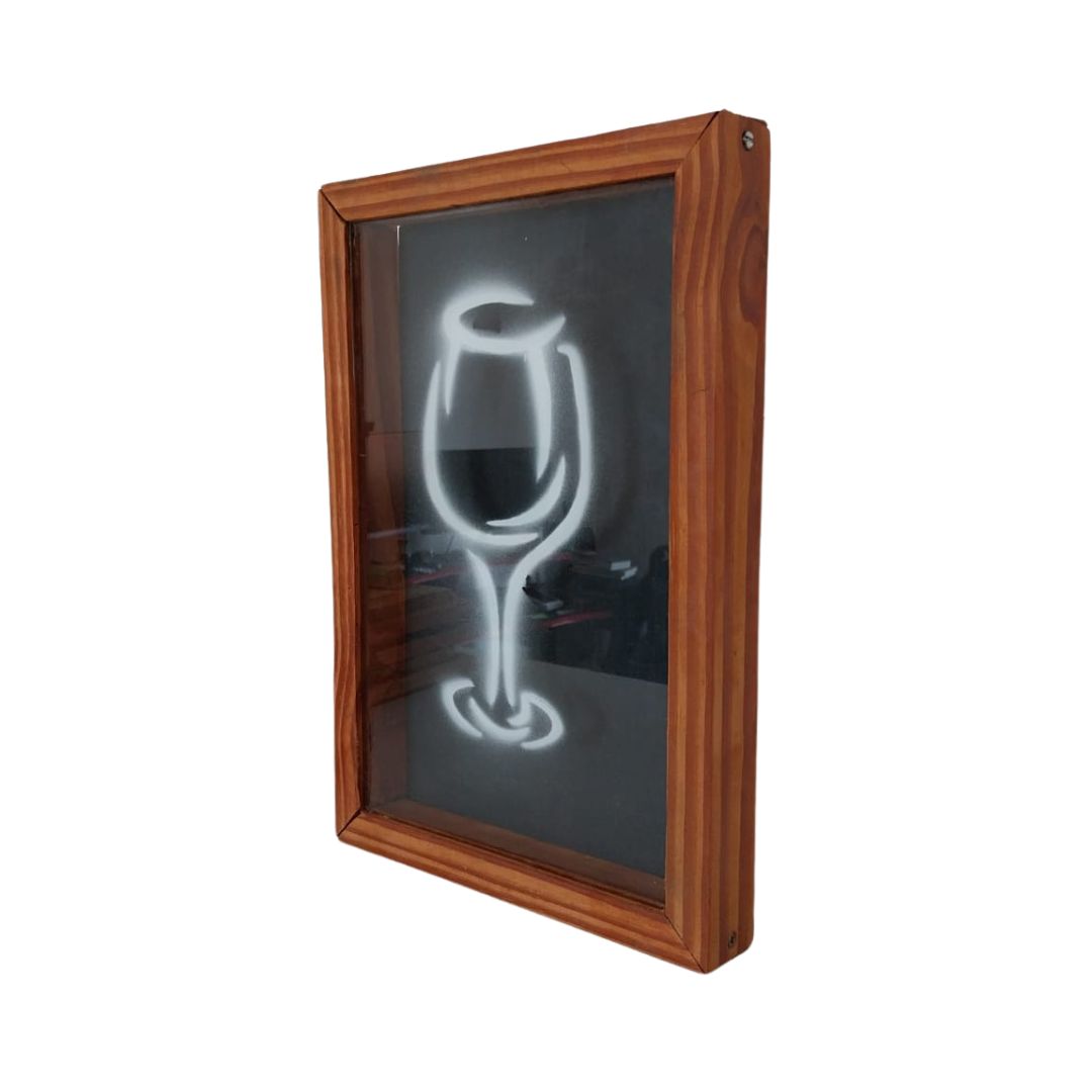 Porta Rolha De Parede Com Led (bateria) Em Madeira