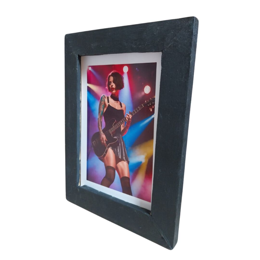 Quadro Decorativo  La Chitarrista