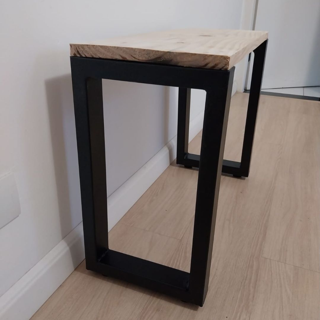 Banco Industrial Rústico Assento Madeira Maciça Pinus E Aço