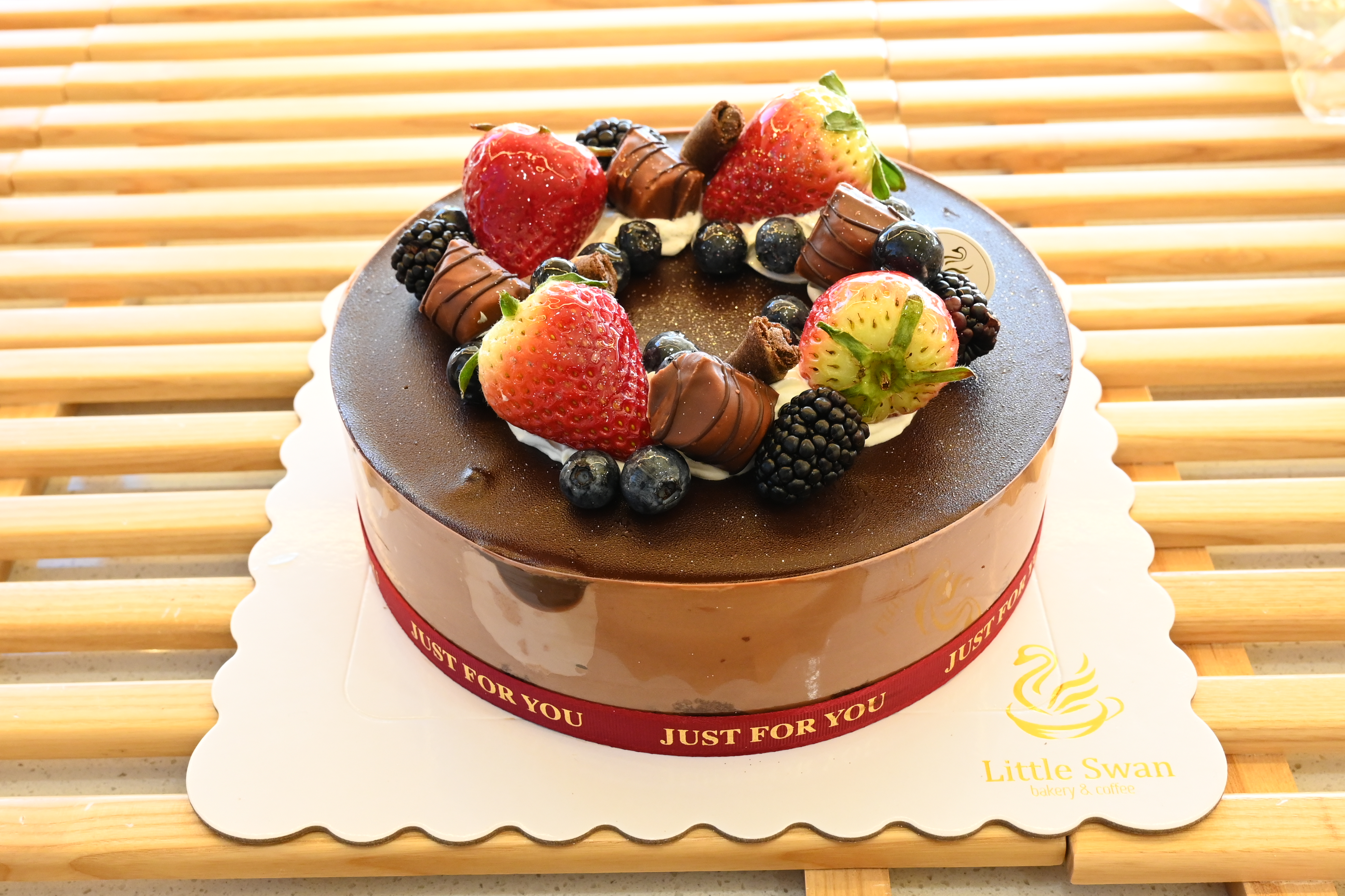 8" Chocolate Mousse Cake