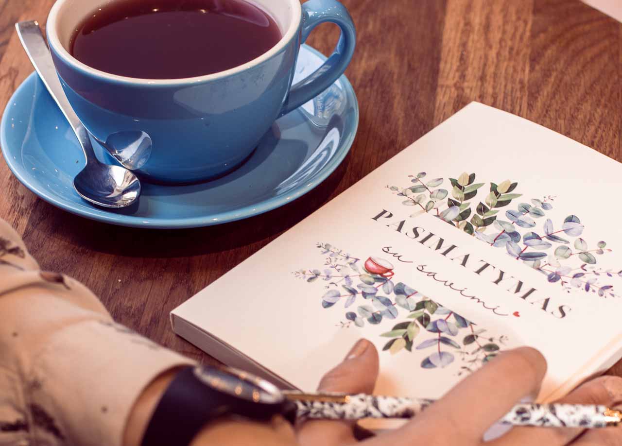 PASIMATYMAS SU SAVIMI. Refleksijų dienoraštis moterims