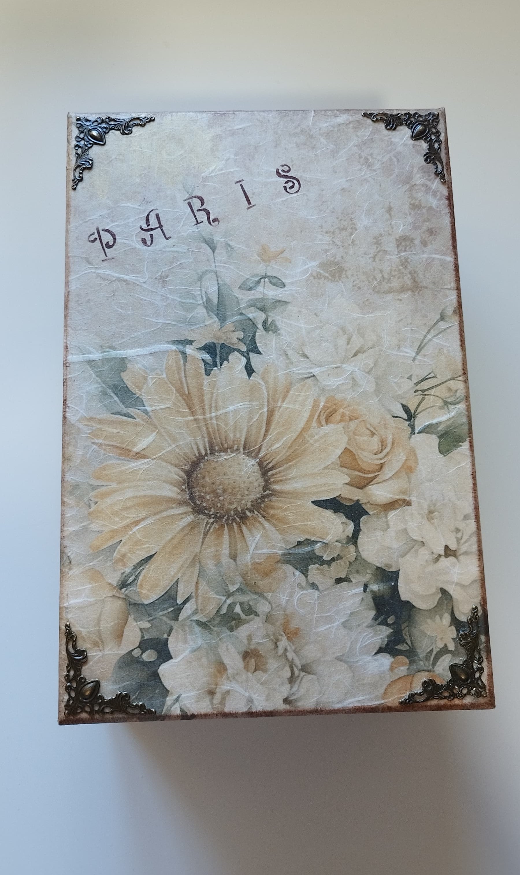 Caja decorativa París