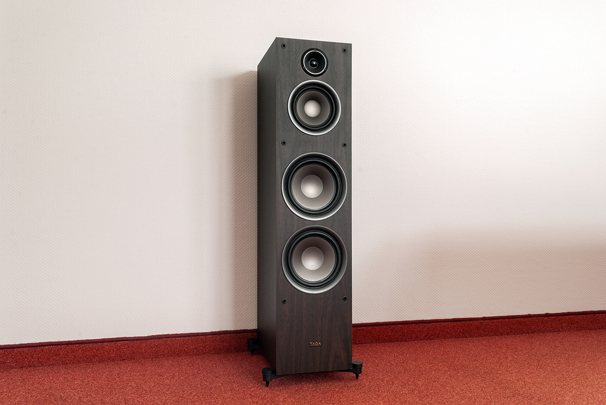 TAGA TAV-807F (PAIR)