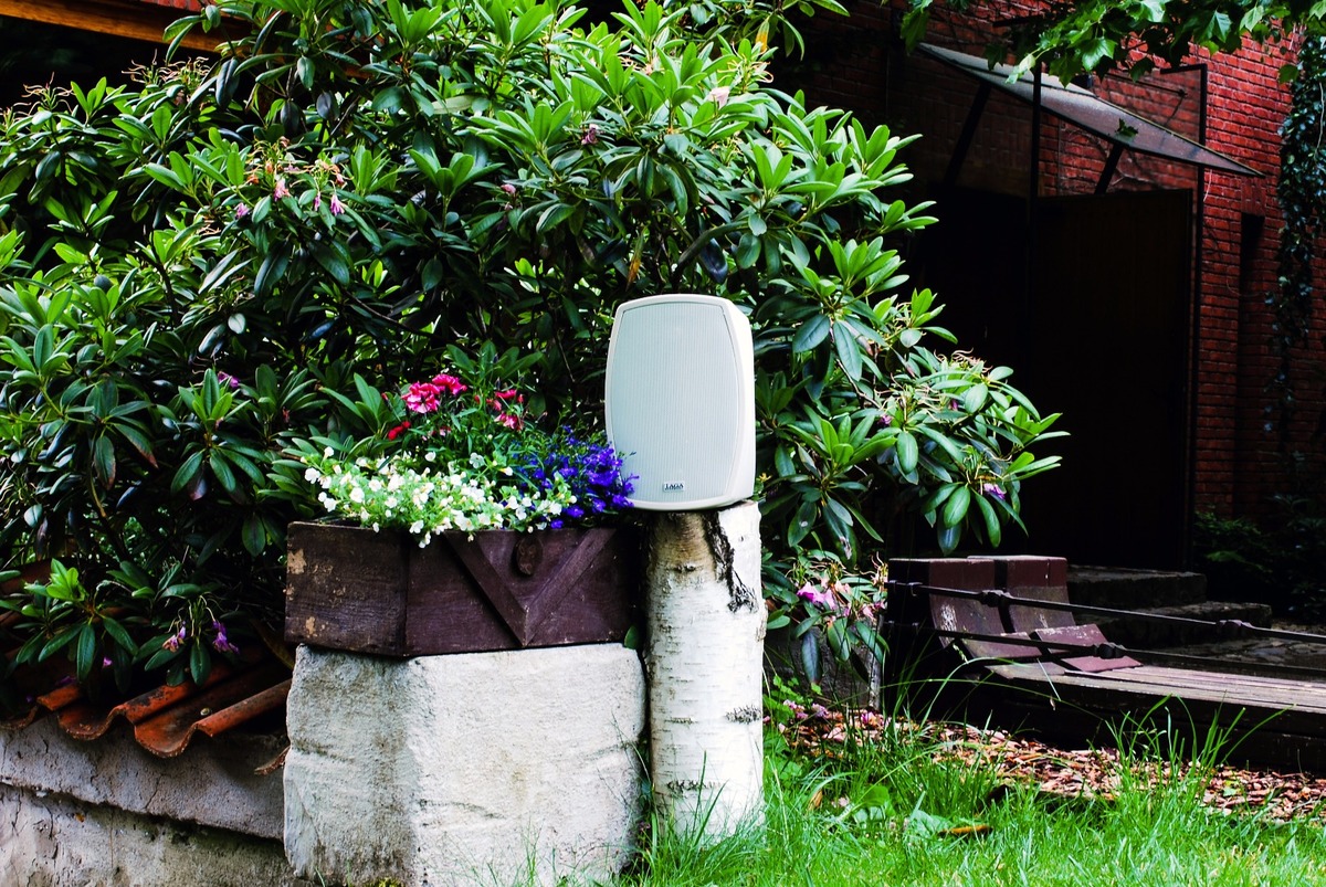 TAGA TOS515 (PAIR) outdoor and indoor sound systems.