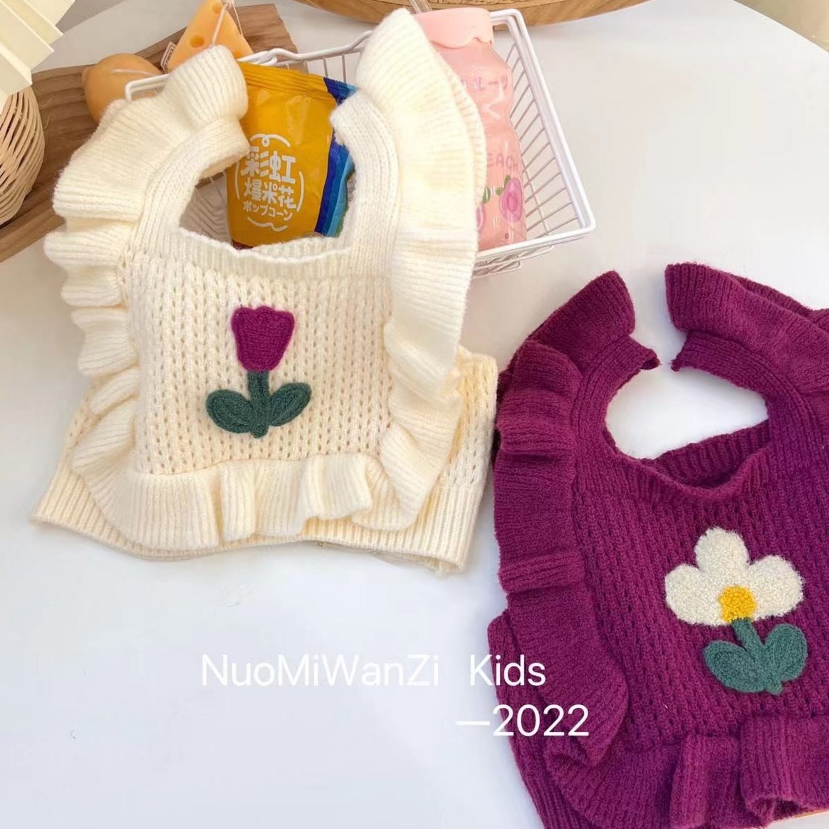 2024 new girls autumn lace collar vest children's autumn cute baby sweater