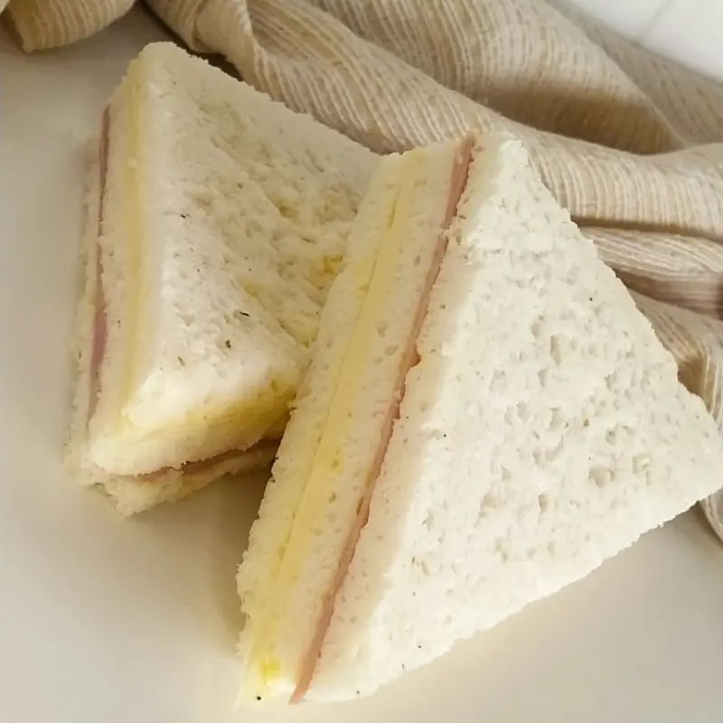 Sandwich de Miga - Jamón y Queso