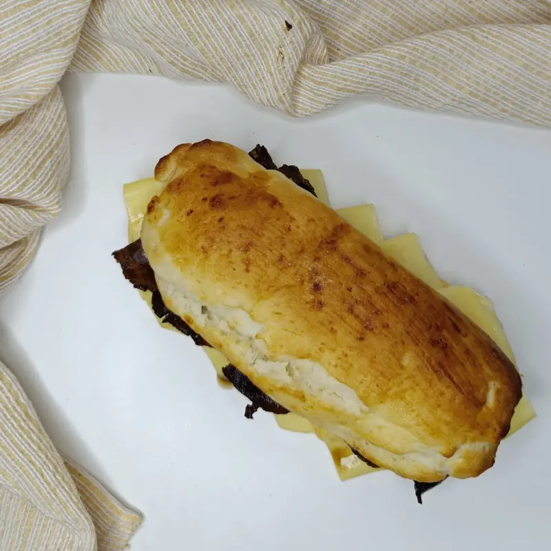 Sandwich Apretado de Ternera y Queso