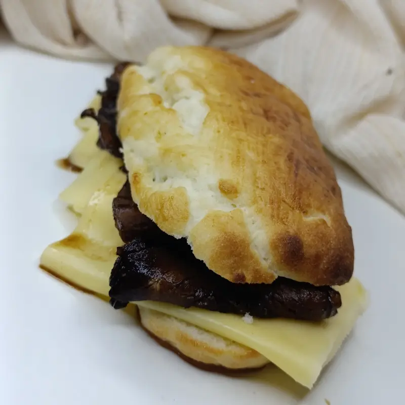 Sandwich Apretado de Ternera y Queso 