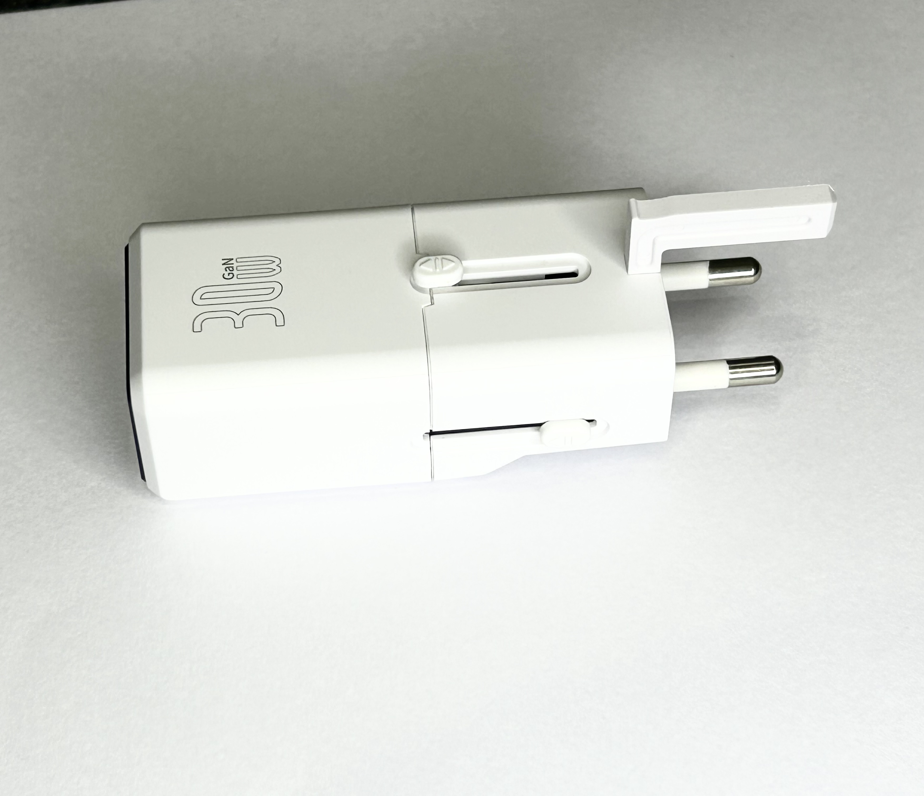 30W GaN Type C Fast Universal Travel Adaptor PPS Wall Charger Worldwide