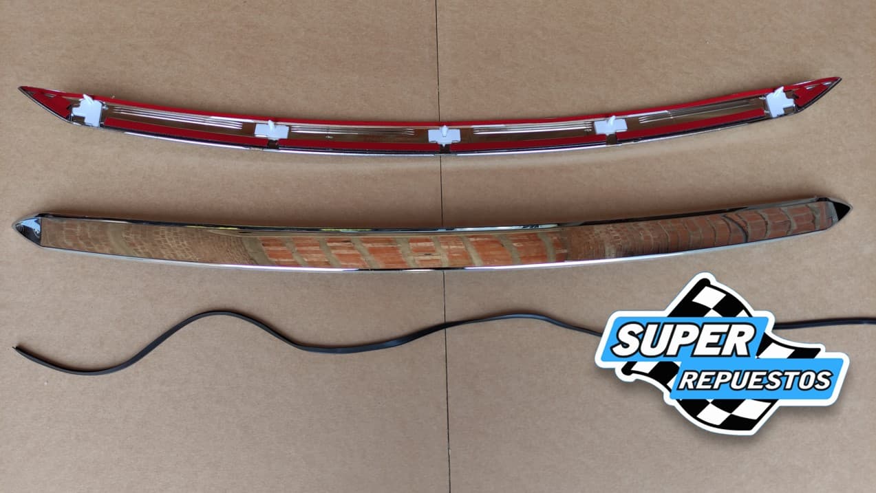 Bisel de Capot Hilux 2016-2020