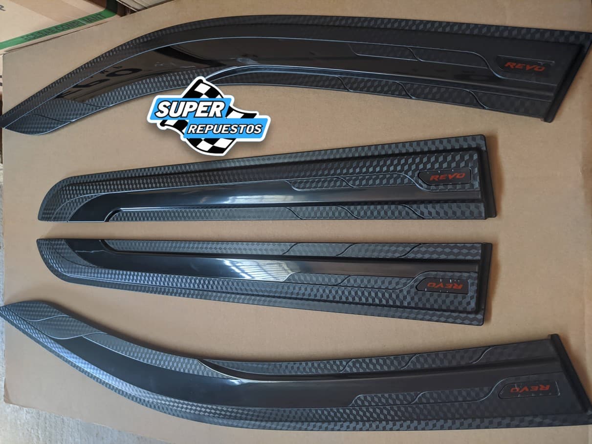 Hilux Correlluvias Fibra de Carbono 2016-2023