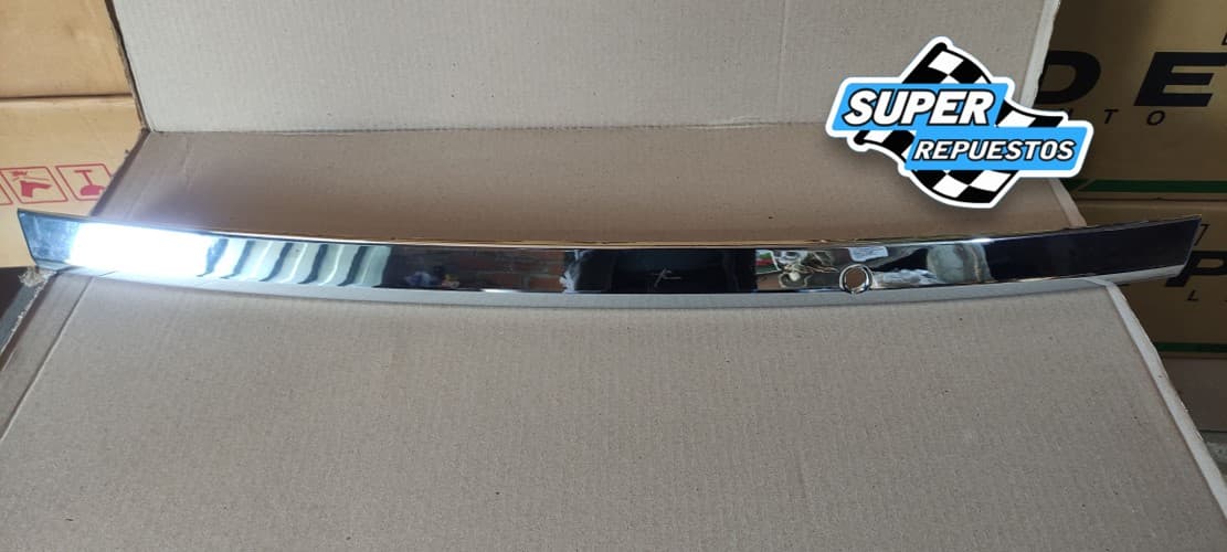 Yaris Adornos Bisel de Cajuela 2014 al 2017