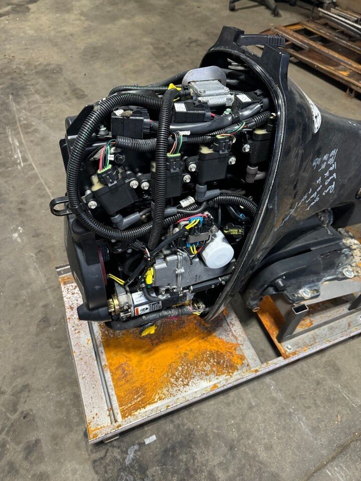 2005 Mercury 60 hp EFI 4-Stroke 20 Outboard Boat Motor Engine Runs Well