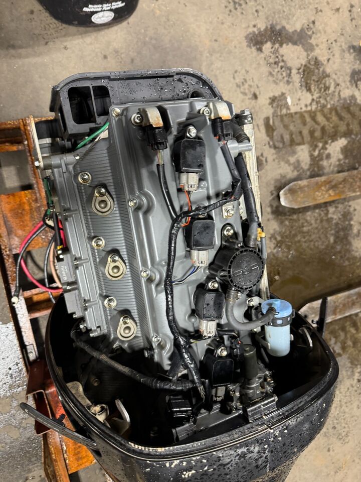 2007 Suzuki DF175 175 hp 4-Stroke 25 Outboard Boat Motor Engine Runs Well