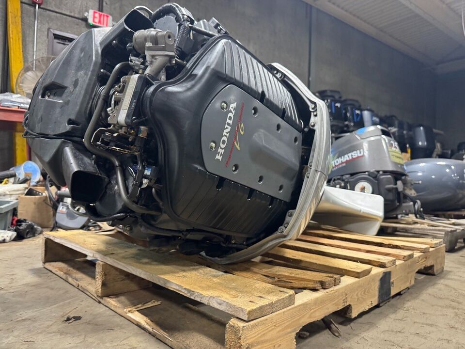 Honda 225 hp BF225 4-Stroke 25 Outboard Boat Motor Engine Runs Well Prop