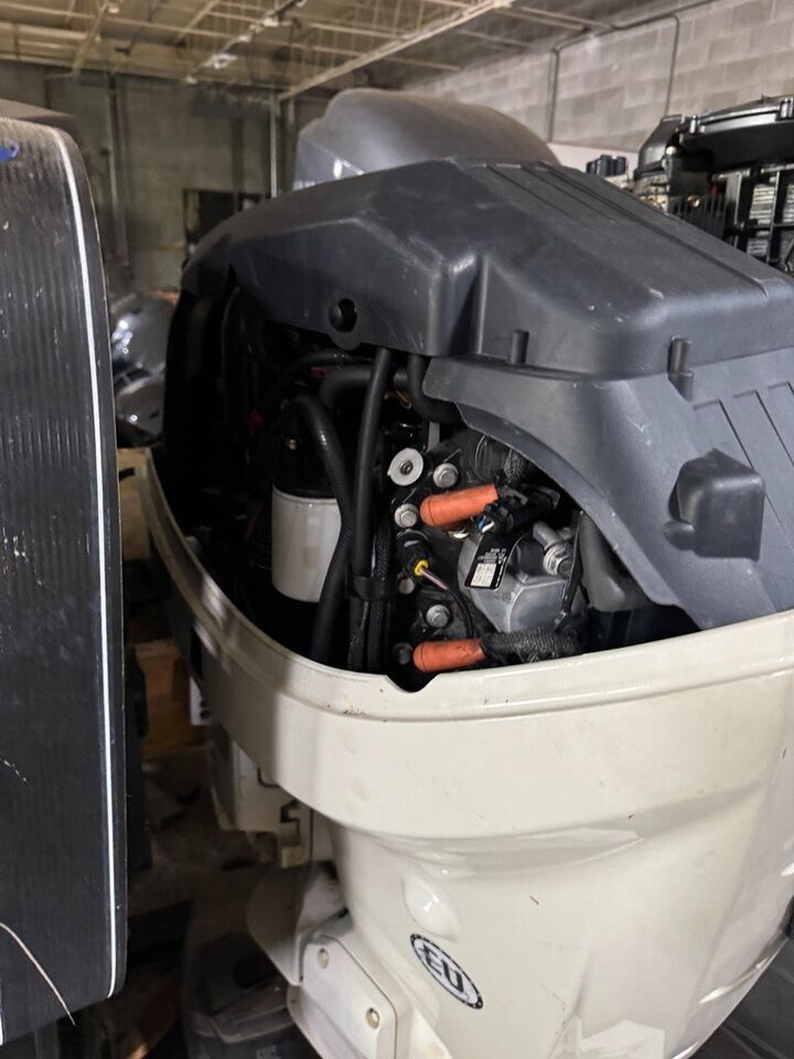 2013 Evinrude Etec 115 hp DFI Outboard Boat Motor Engine 25 E-Tec BRP Prop