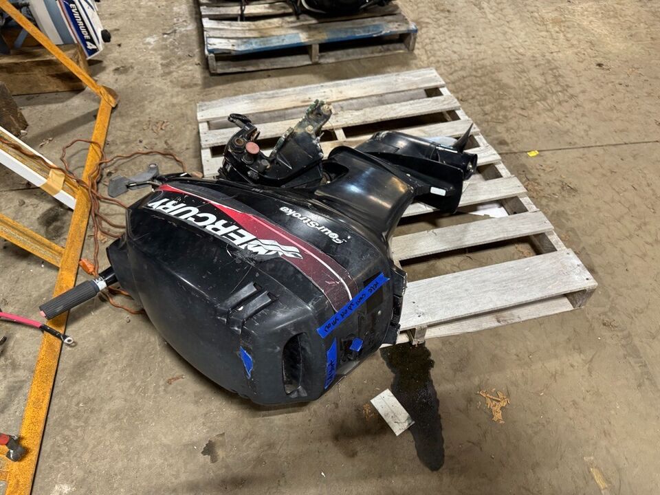 2001 Mercury 25 hp 4-Stroke 20 Tiller Outboard Boat Motor Engine Runs Well Good