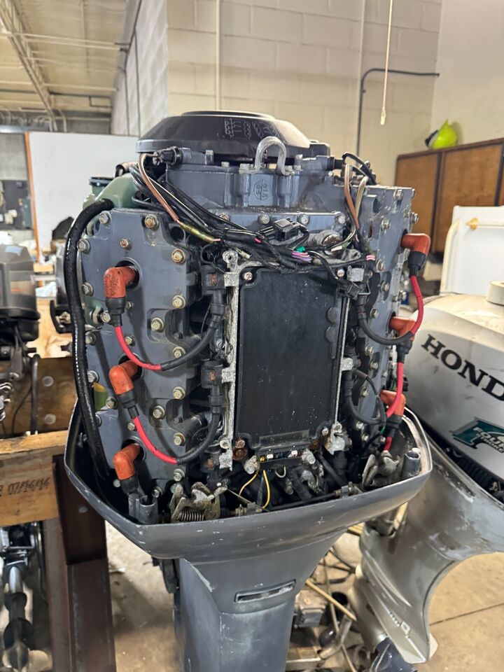 2002 Yamaha 250 Saltwater Series II OX66 2-Stroke 25 Outboard Boat Motor Engine