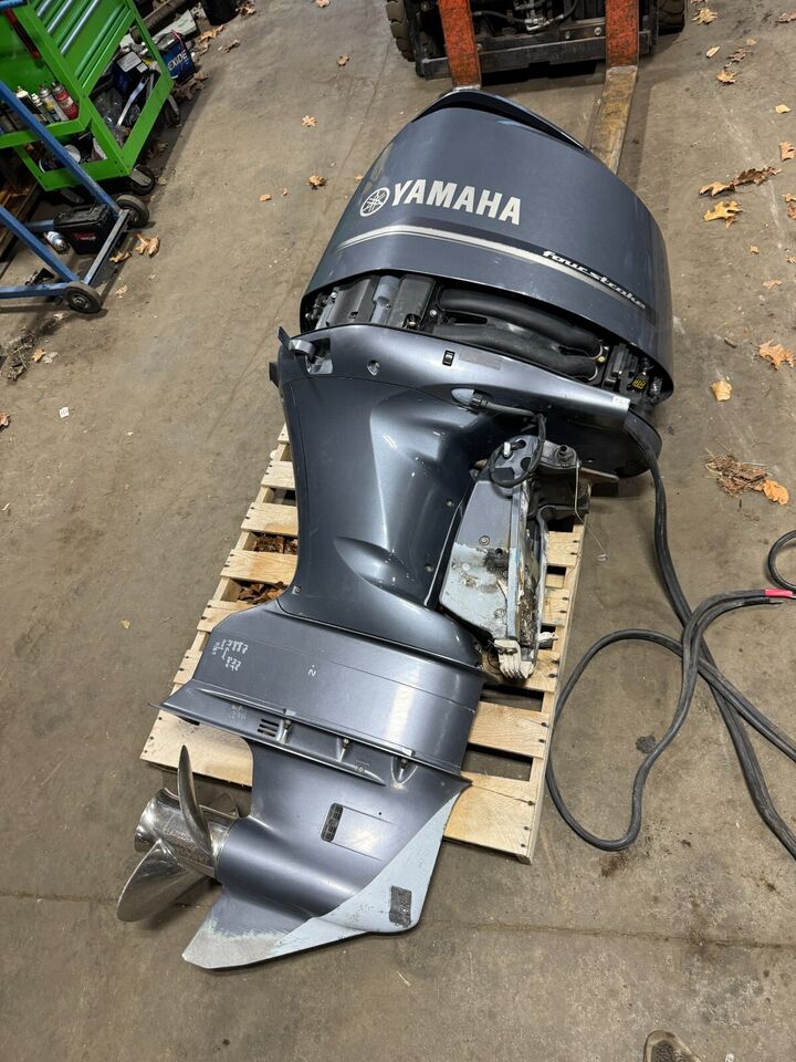 2008 Yamaha F350 V8 4-Stroke 30 Outboard Boat Motor Engine Four Stroke Prop Run