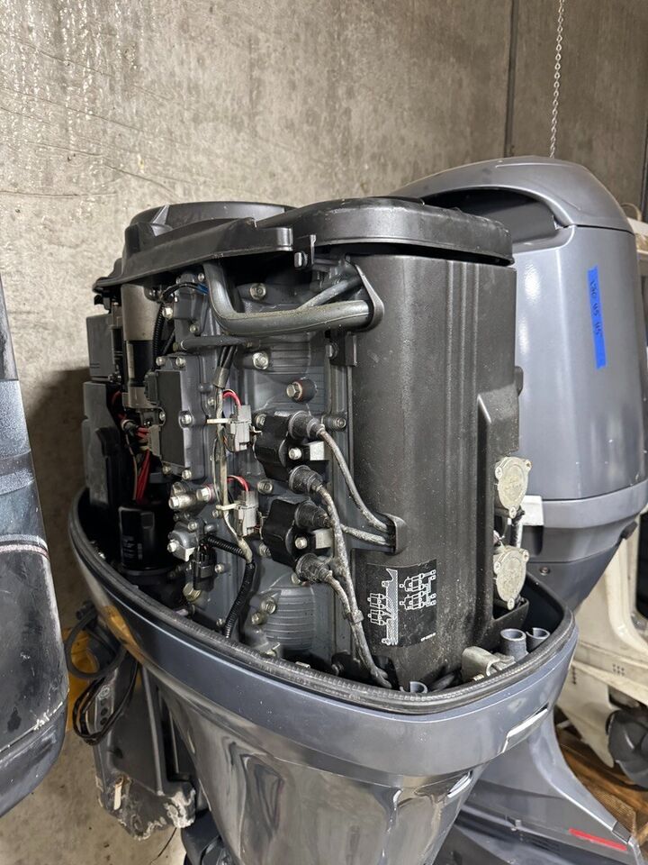 2004 Yamaha F150 150 hp Four Stroke 4-Stroke 25 Outboard Boat Motor Engine