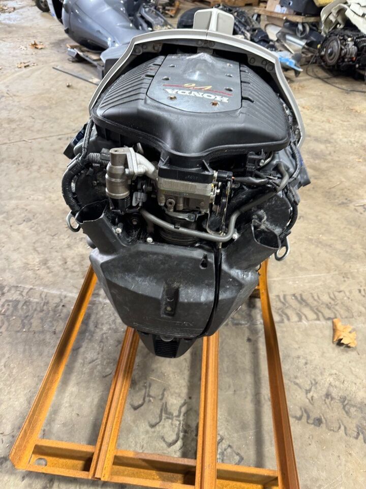 Honda 225 hp BF225 4-Stroke 30 Outboard Boat Motor Engine Runs Well Prop