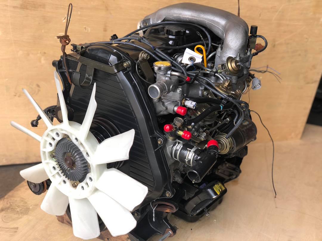 Toyota haice 5L engine