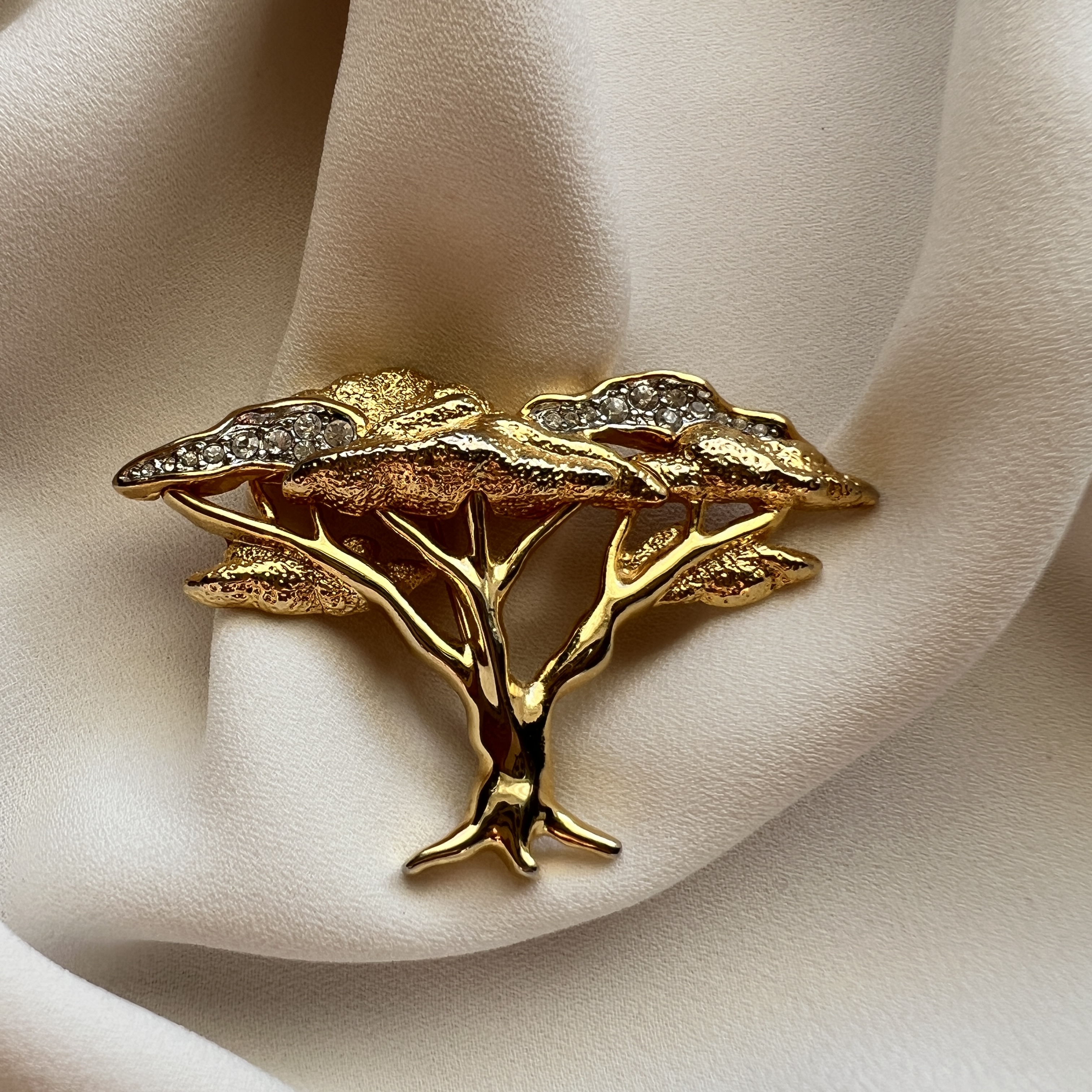 Vintažinė auksinio atspalvio sagė „Medis“