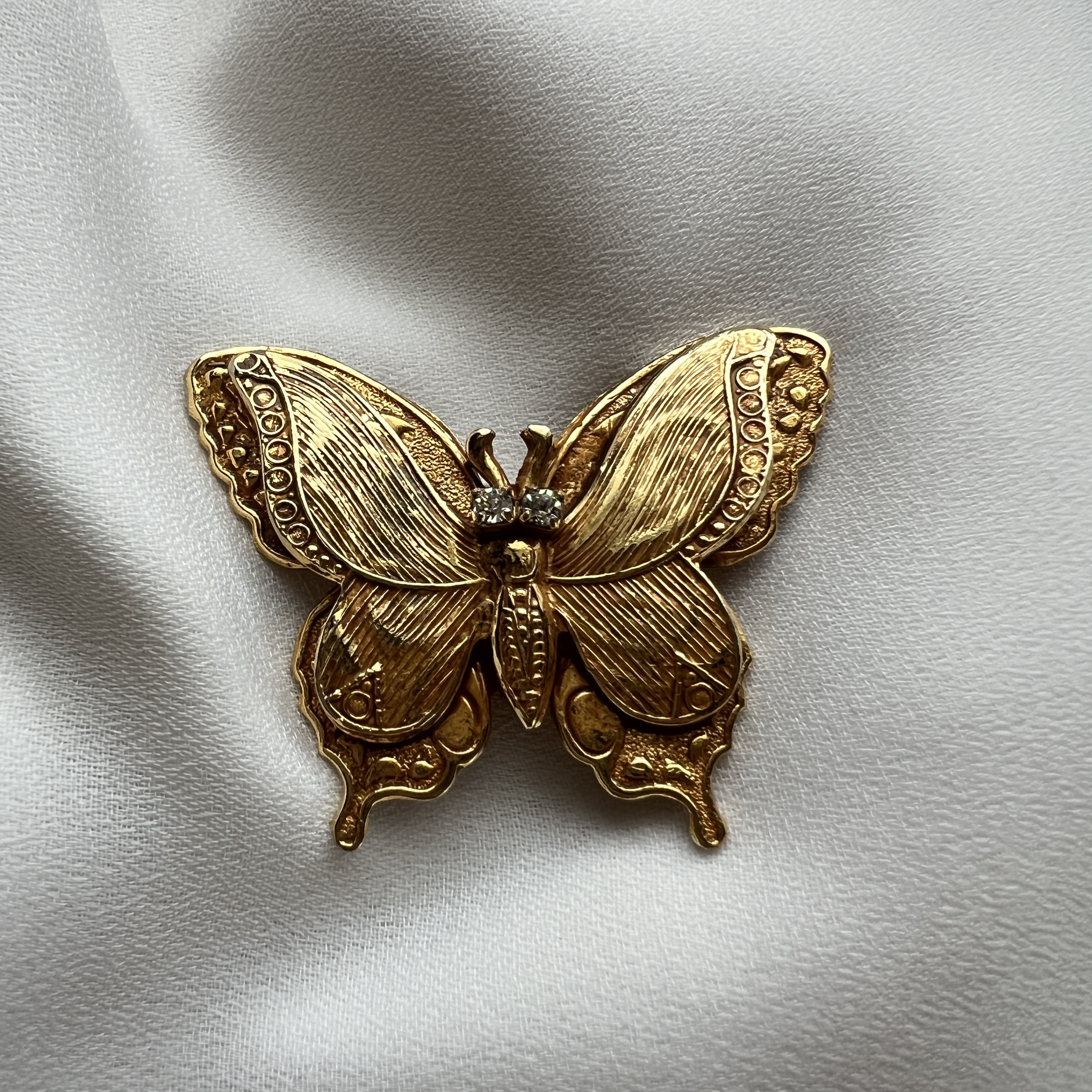 Vintažinė auksuota drugelio formos segė