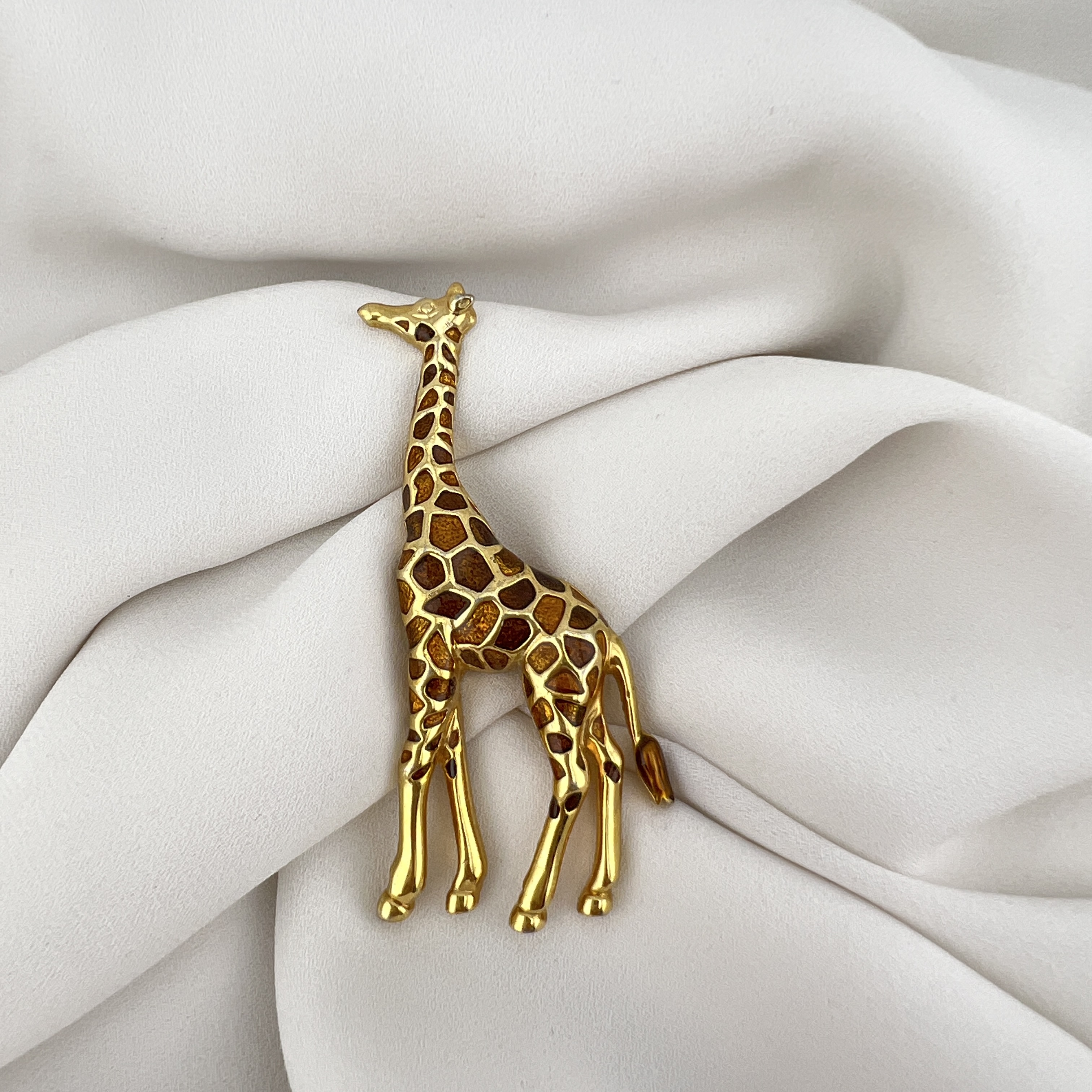 Vintažinė segė „Grakščioji žirafa“ 🦒✨