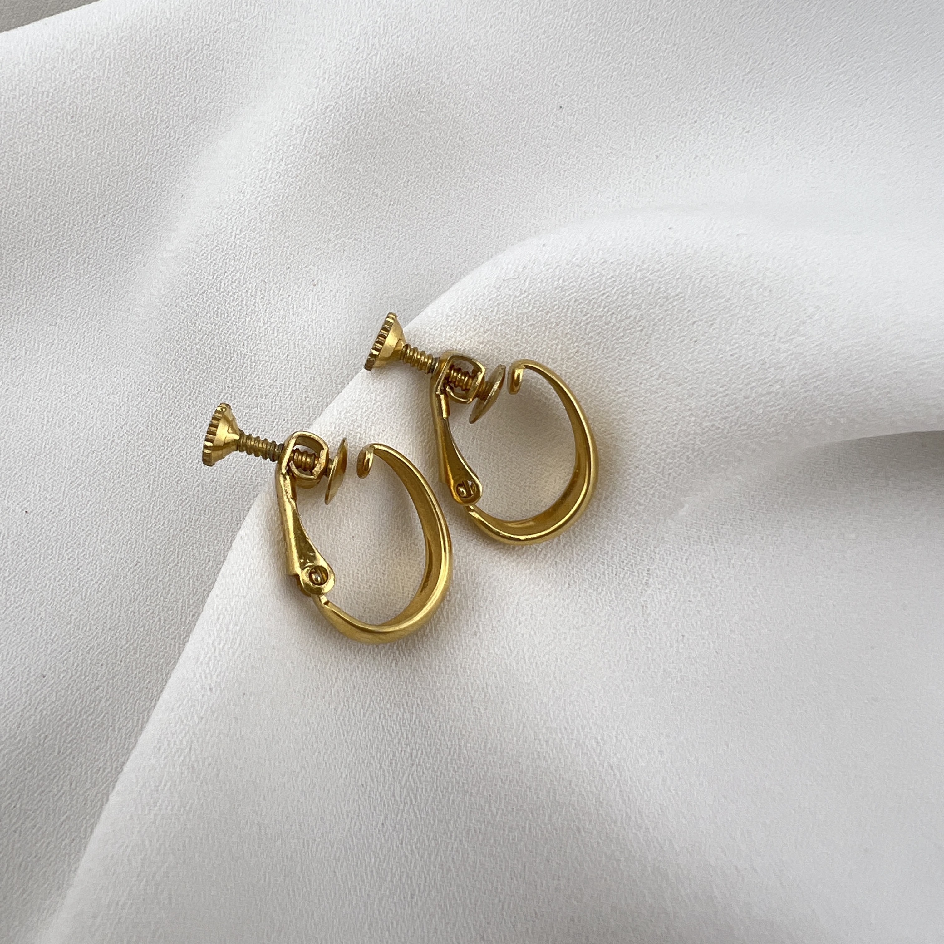 Vintažiniai aukso spalvos Napier auskarai