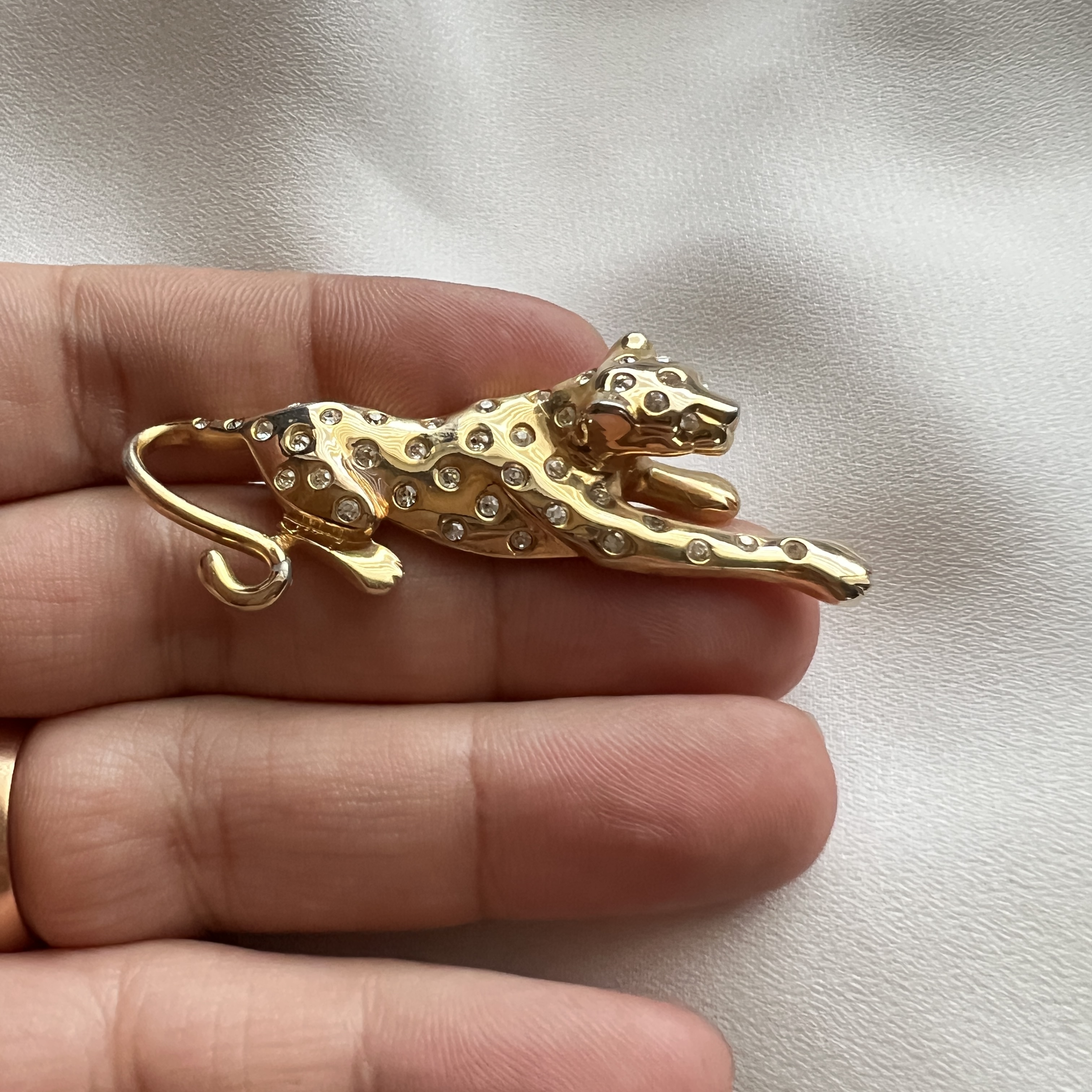 Vintažinė paauksuota sagė „Leopardas“