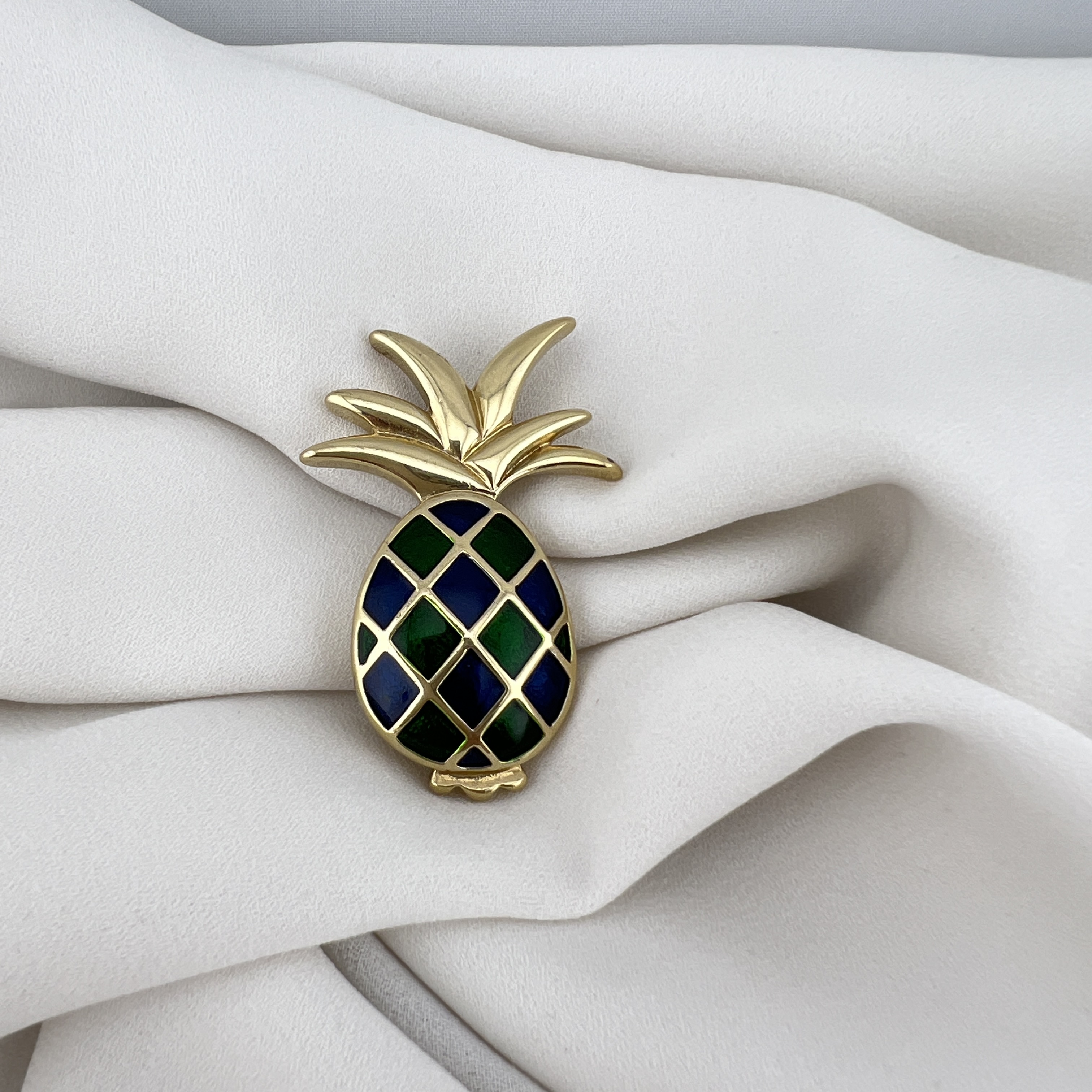 Vintažinė segė „Egzotiškas ananasas“ 🍍✨