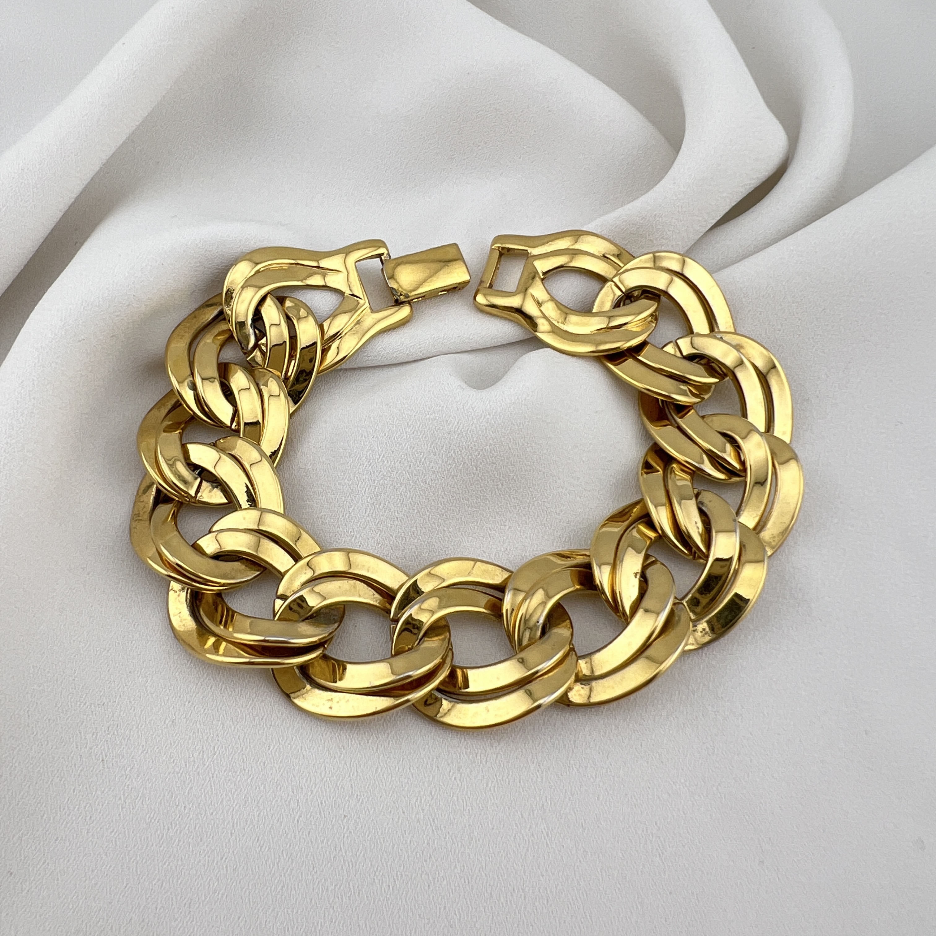 MONET „Ribbed Link“ – masyvi vintažinė apyrankė (~1980-ieji)